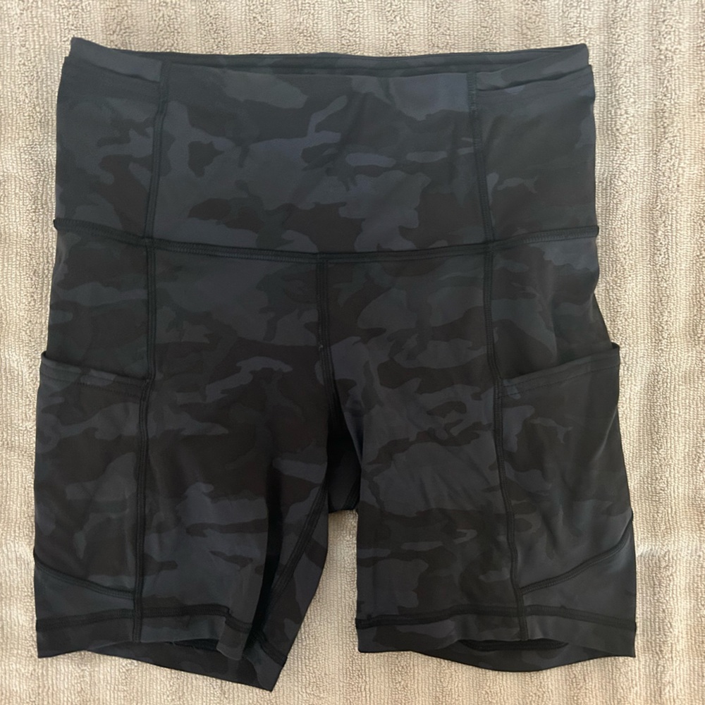 Lululemon Biker Shorts Camo Size 4